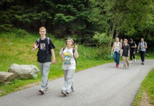 kids walking to school